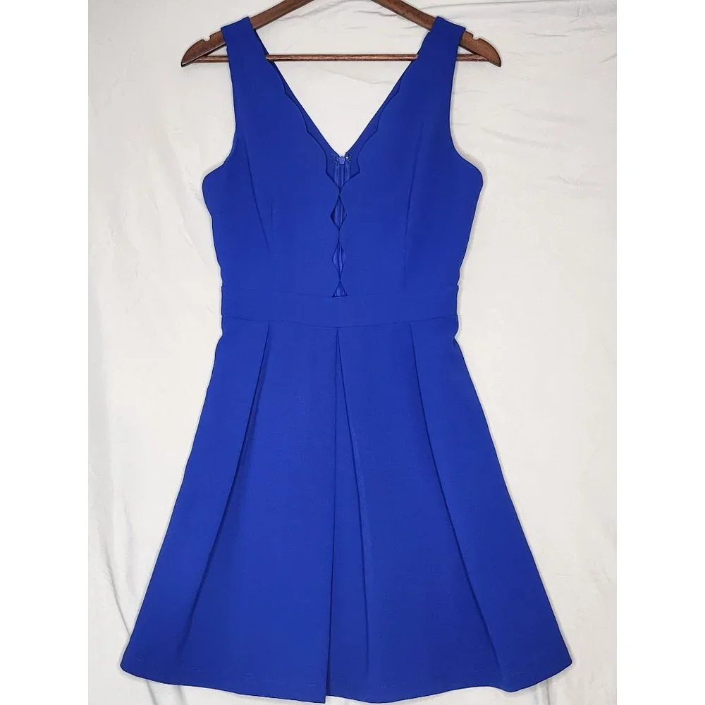 Adelyn Rae Saundra Scallop Detail Mini‎ Dress Size Small